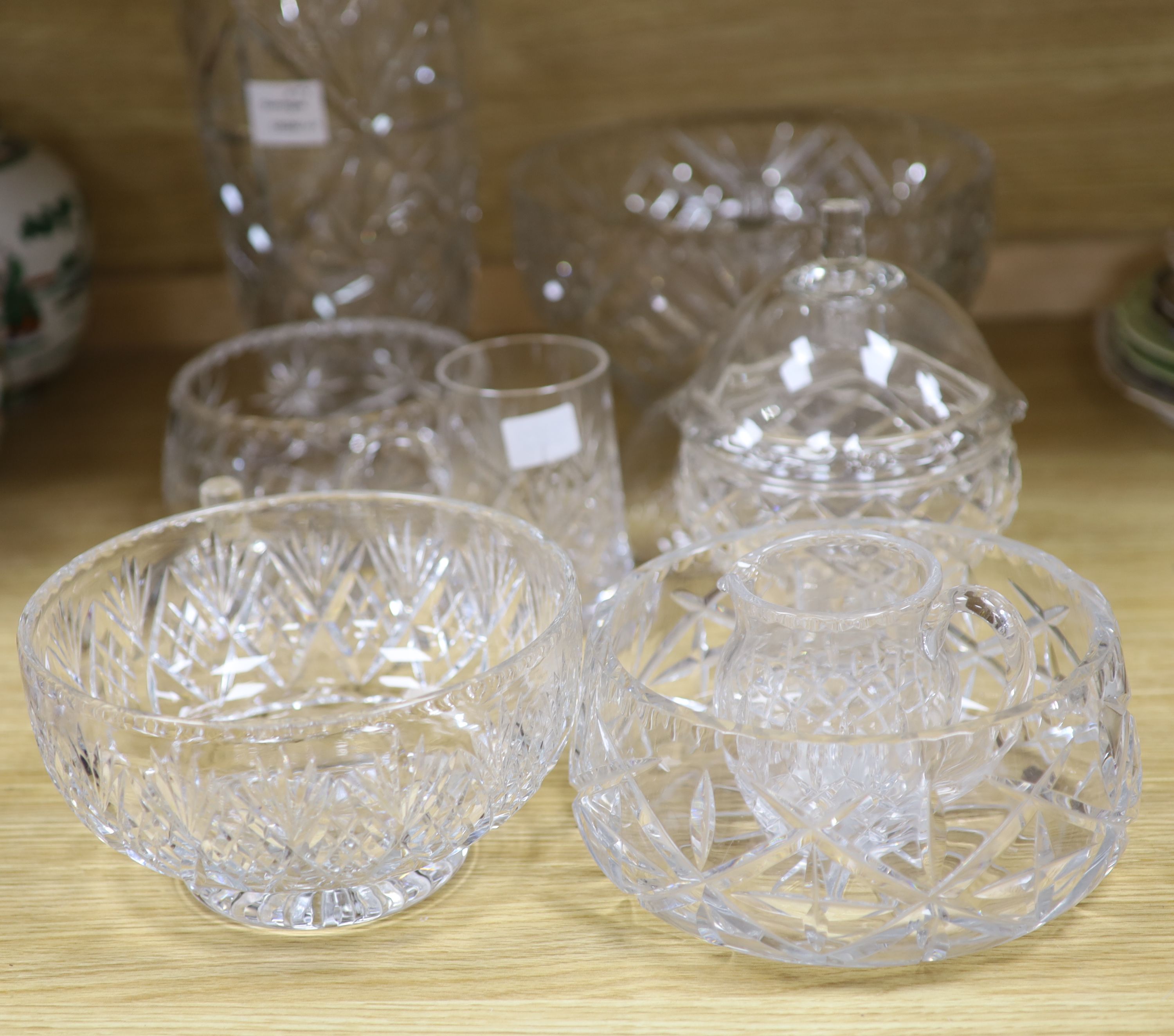 A small quantity of glassware